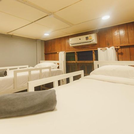 Agga Cnx Hostel Chiang Mai Zewnętrze zdjęcie