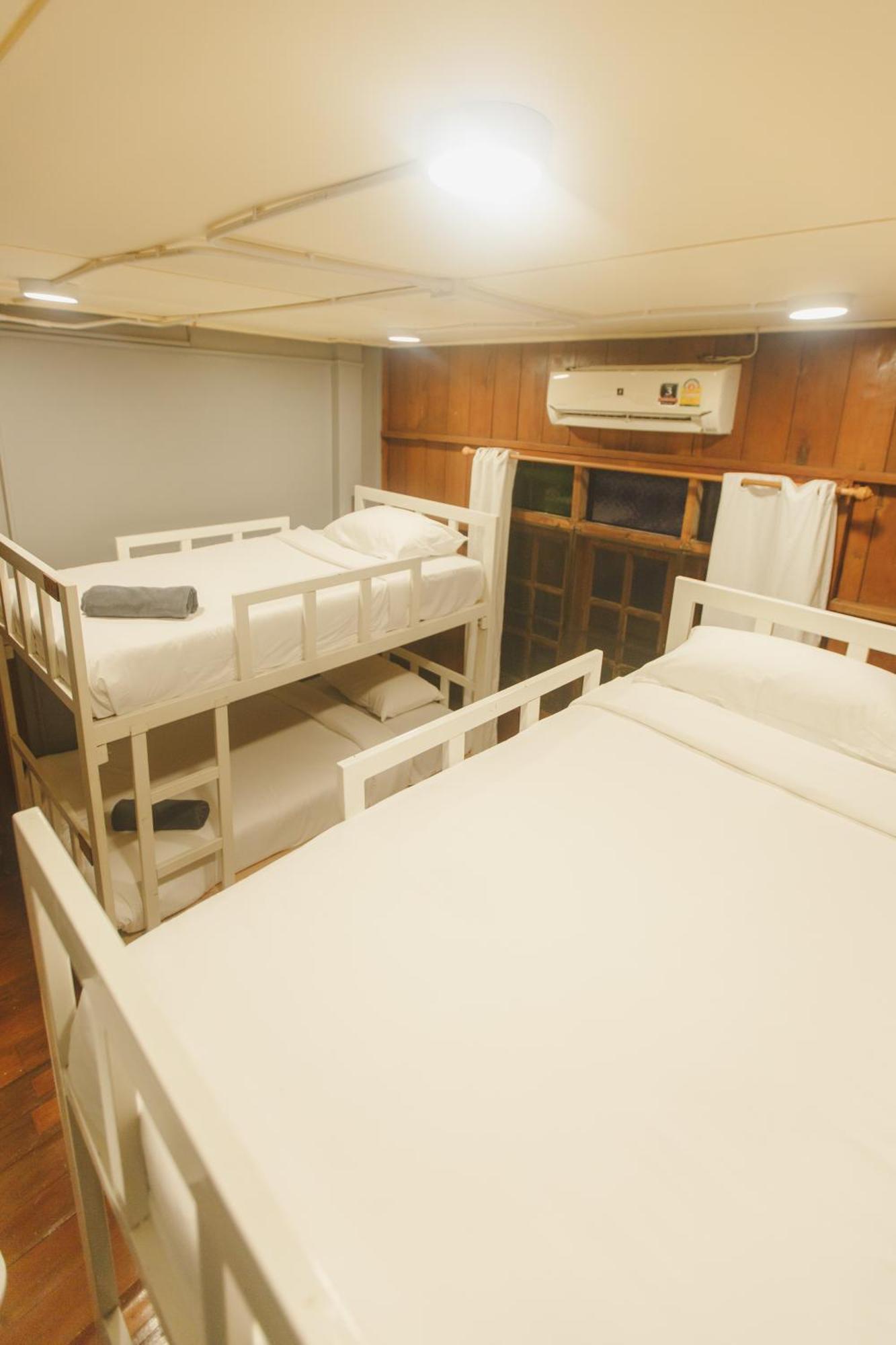 Agga Cnx Hostel Chiang Mai Zewnętrze zdjęcie