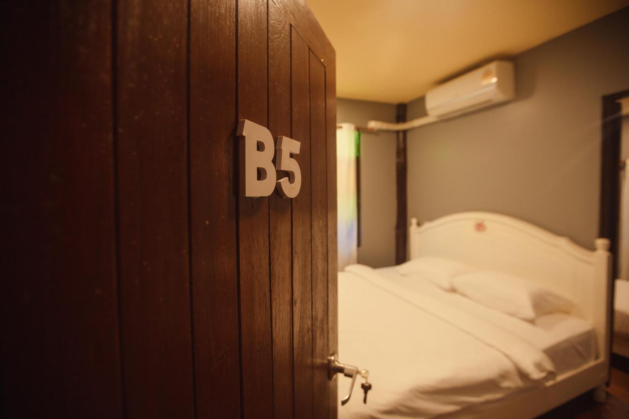 Agga Cnx Hostel Chiang Mai Zewnętrze zdjęcie
